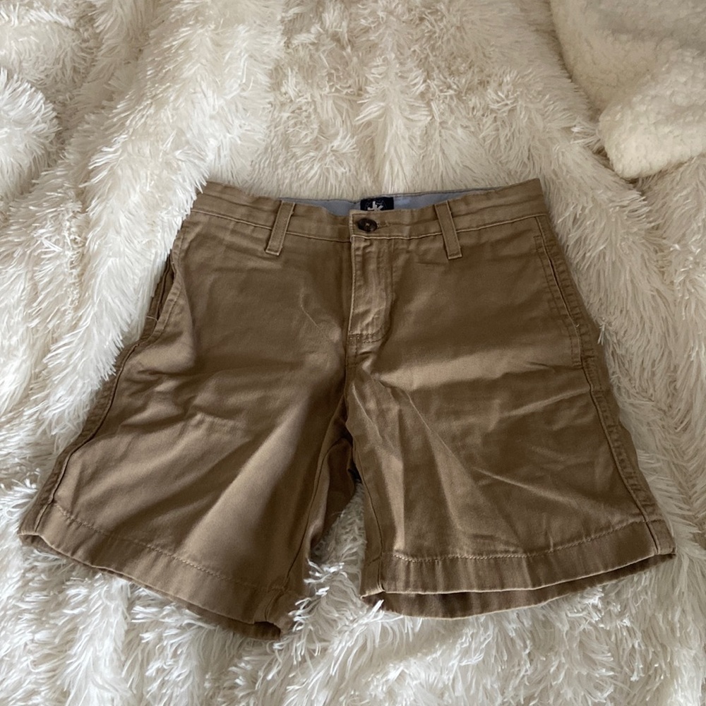 Boys kahki shorts!